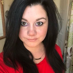 Meet your Posher, Alicia